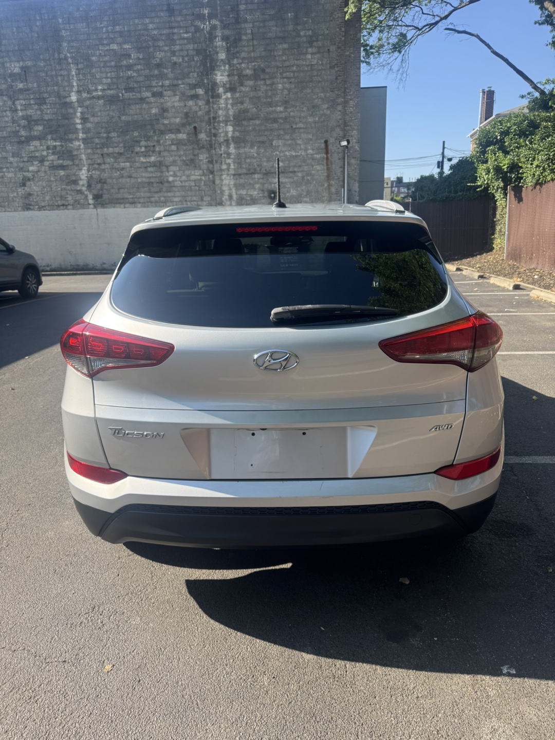 2017 Hyundai Tucson - Silver SUV - photo 4