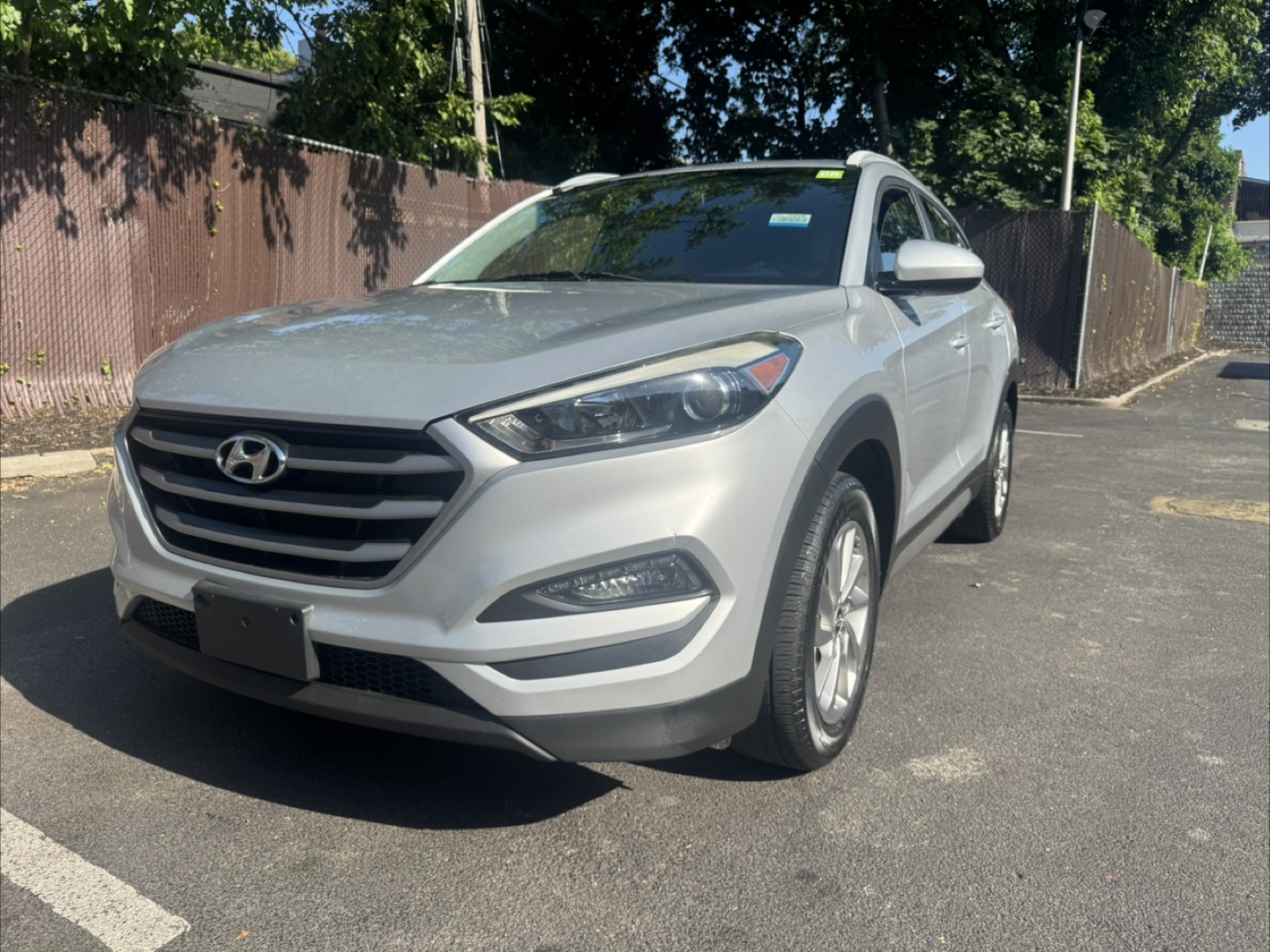 2017 Hyundai Tucson - Silver SUV - photo 3