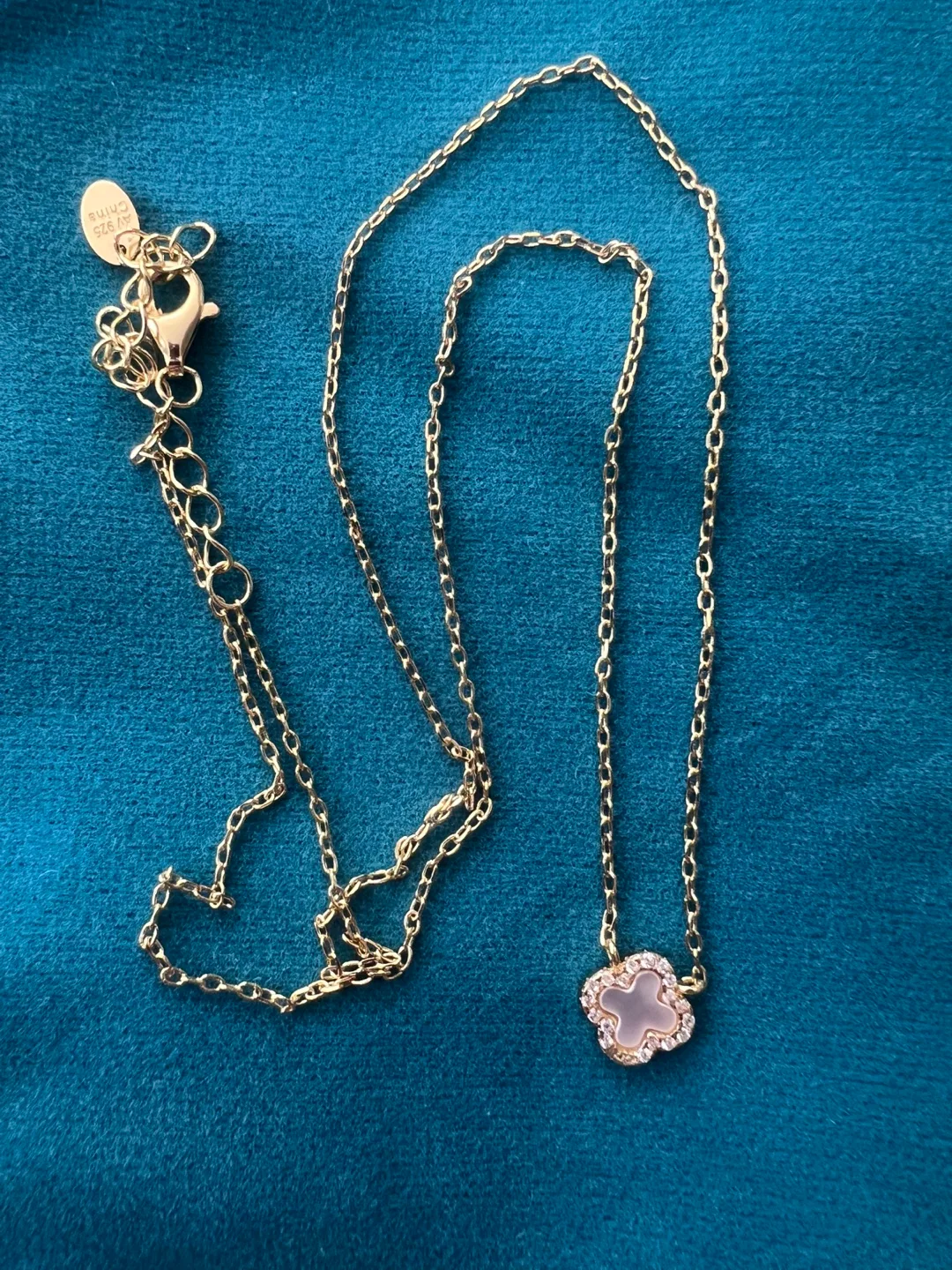 New gold clover necklace