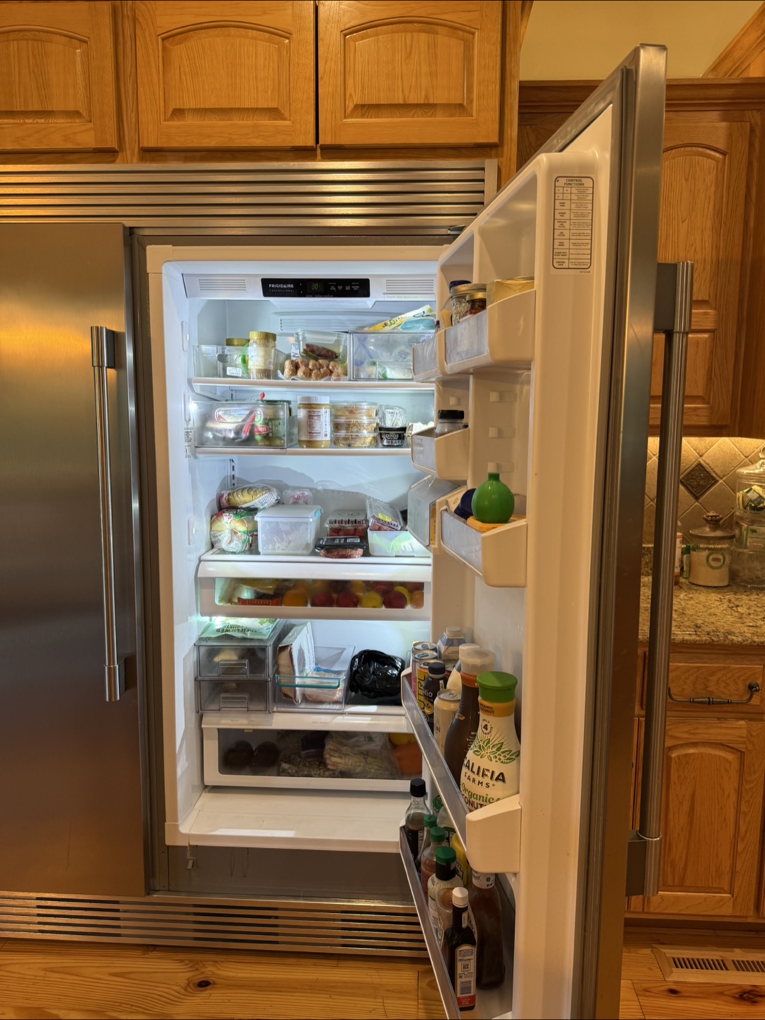 Frigidaire Professional Series Refrigerator - photo 2