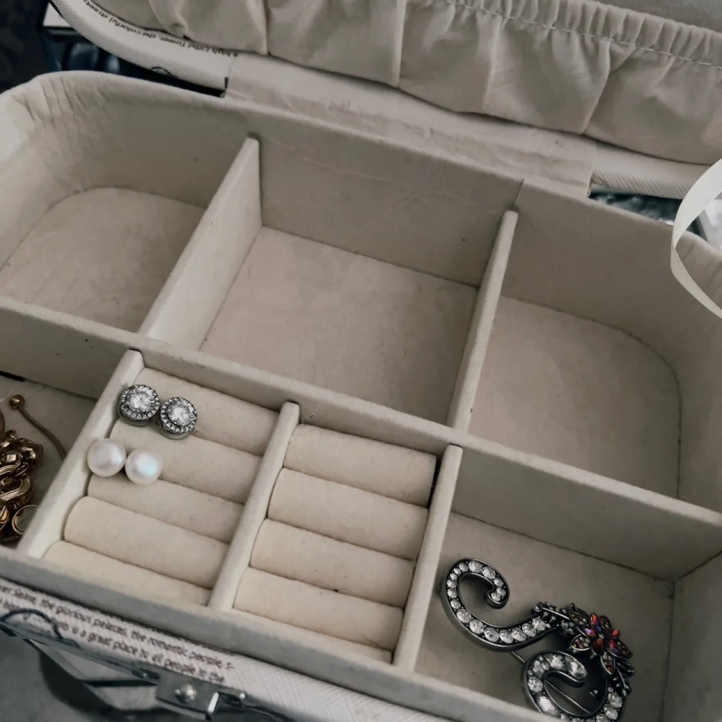 Vintage Invitation Jewelry Box image indicator(2)