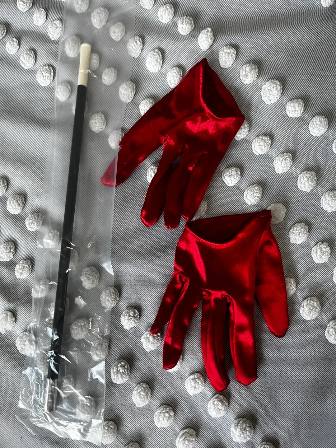 Halloween Cruella accessories thumbnail