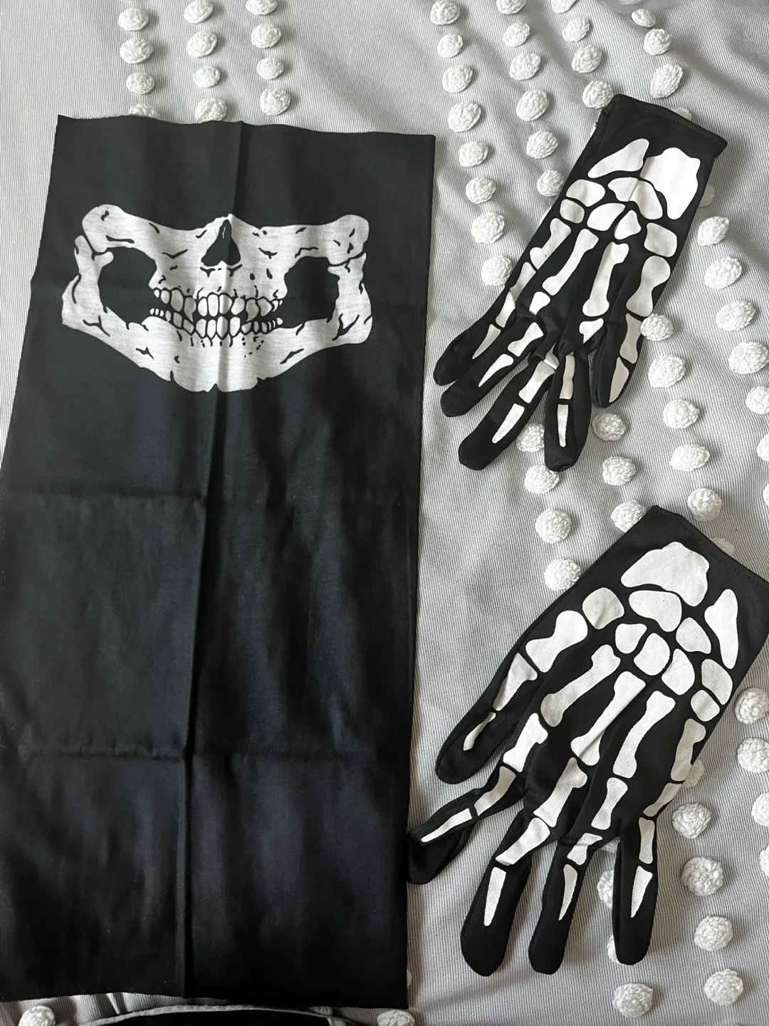 Skeleton Gloves & Face Covering - Halloween Costume thumbnail