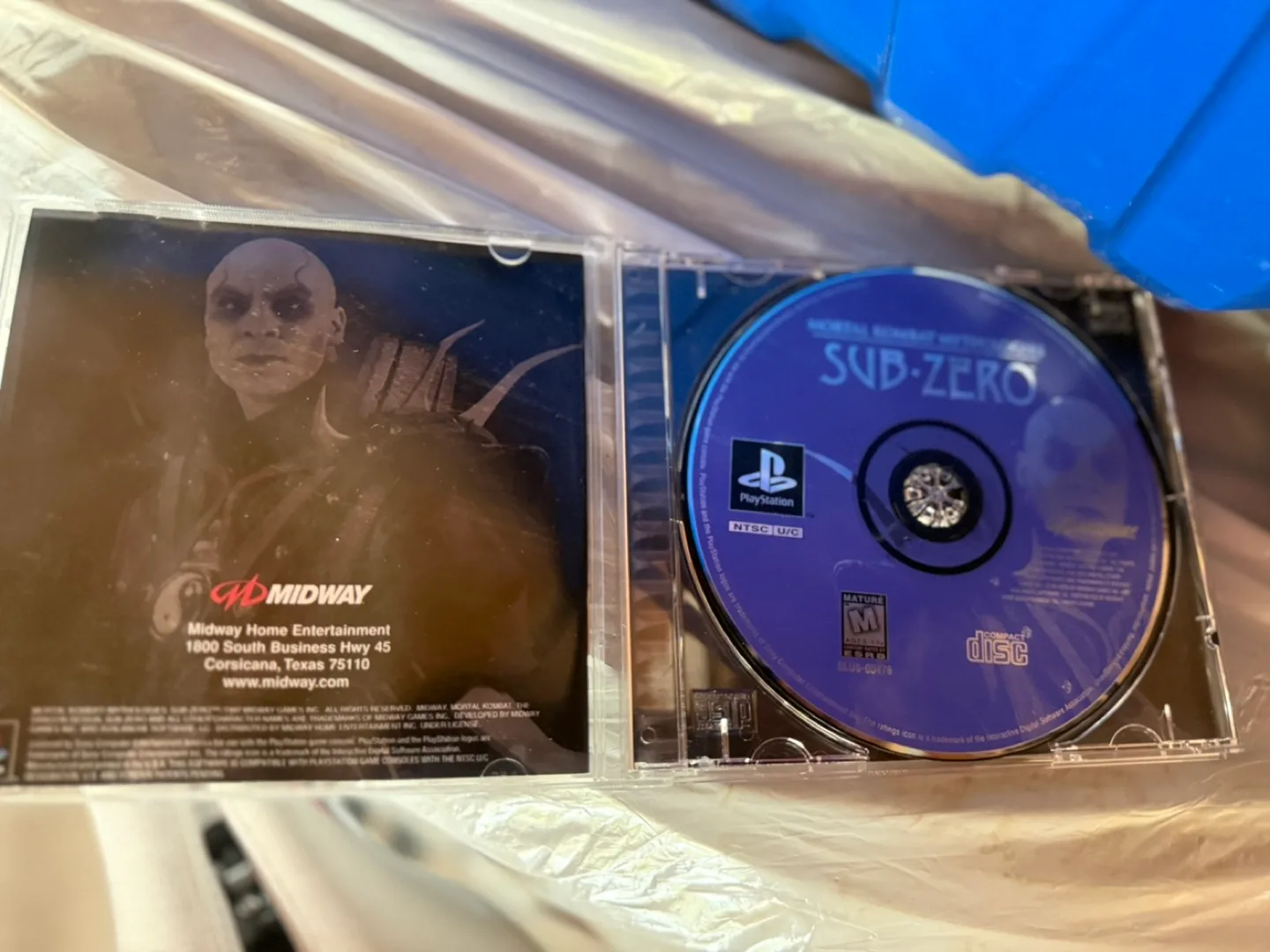 Mortal Kombat Mythologies: Sub-Zero PS1 Game image indicator(2)