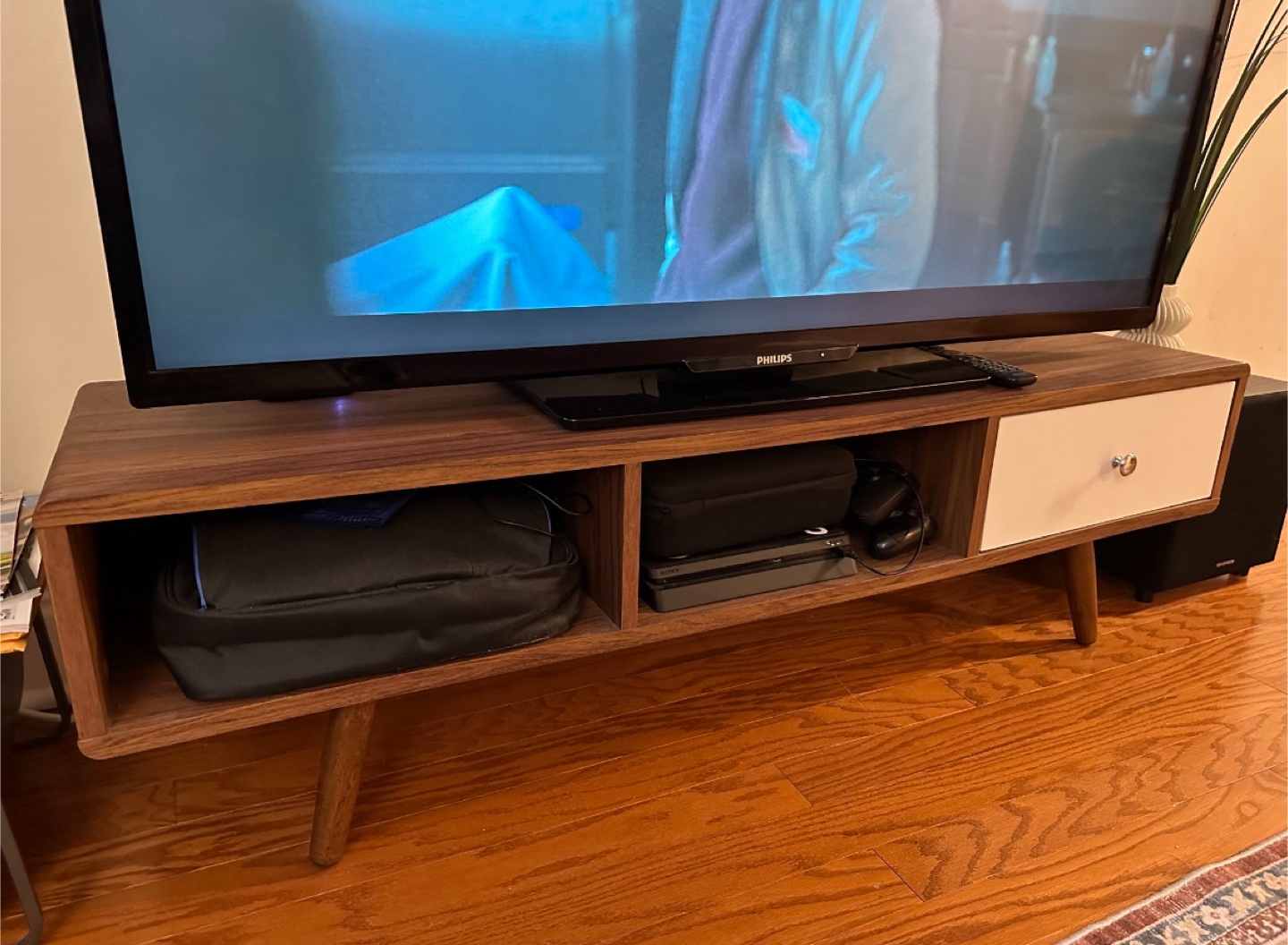 Mid-Century Modern Wood TV Stand - photo 2