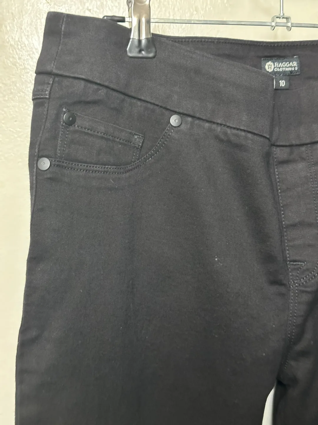 Women’s Haggar Black Pants - Size 10 image indicator(4)
