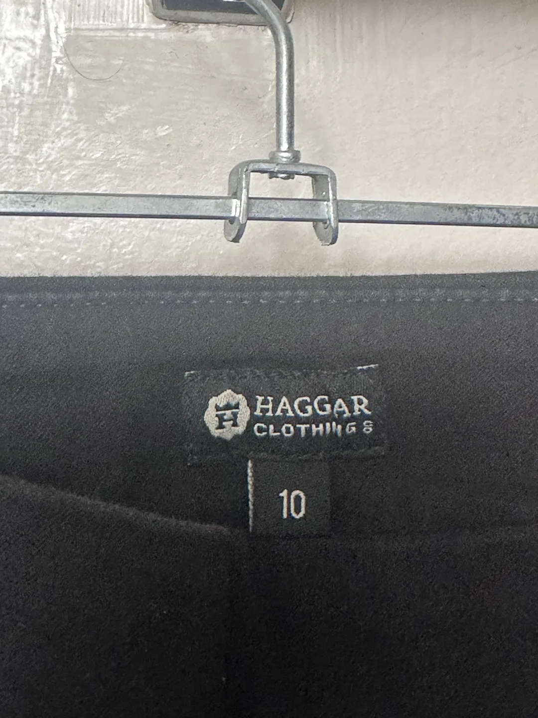 Women’s Haggar Black Pants - Size 10 image indicator(5)