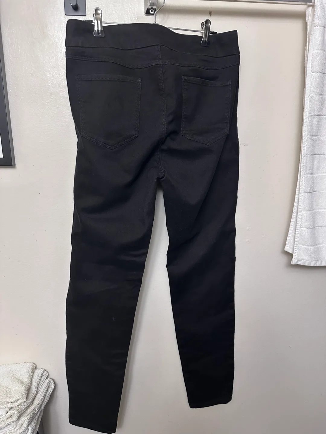 Women’s Haggar Black Pants - Size 10 image indicator(2)