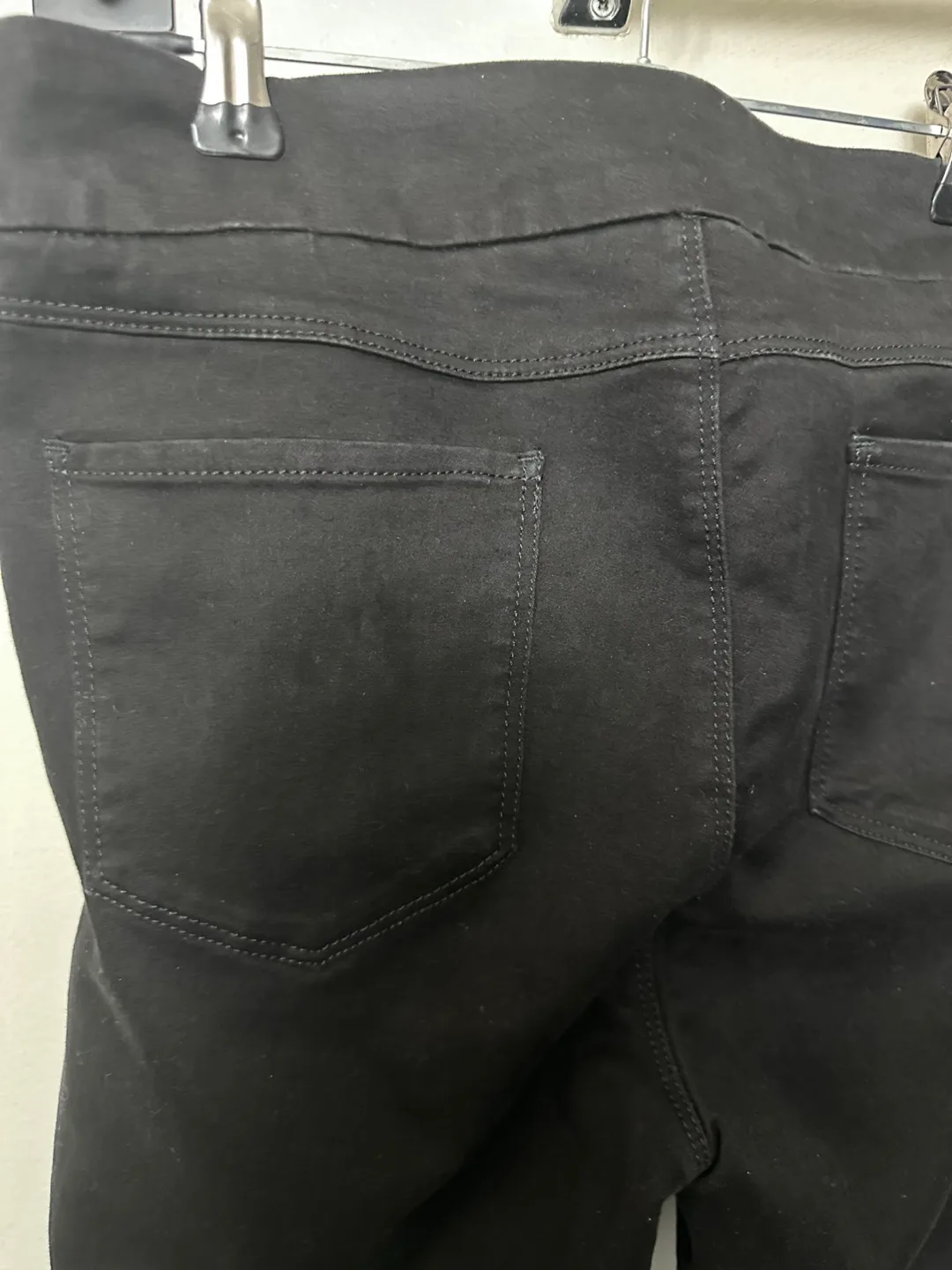 Women’s Haggar Black Pants - Size 10 image indicator(3)