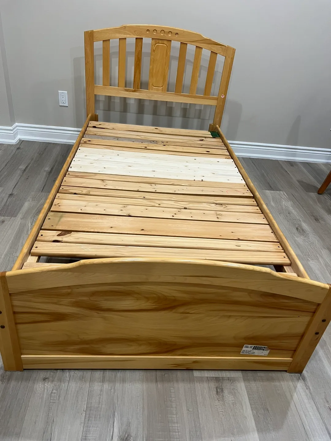 Twin Size Bed Frame & Mattress 🇨🇦 image indicator(3)