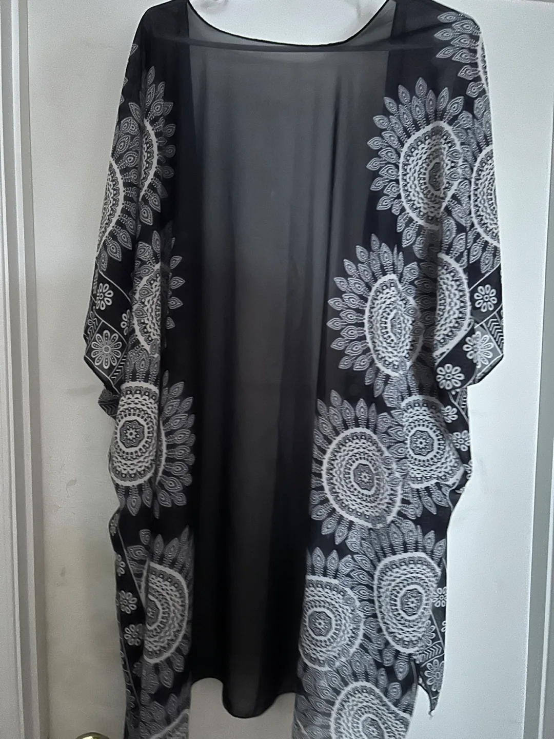 Black & White Floral Kimono image indicator(2)