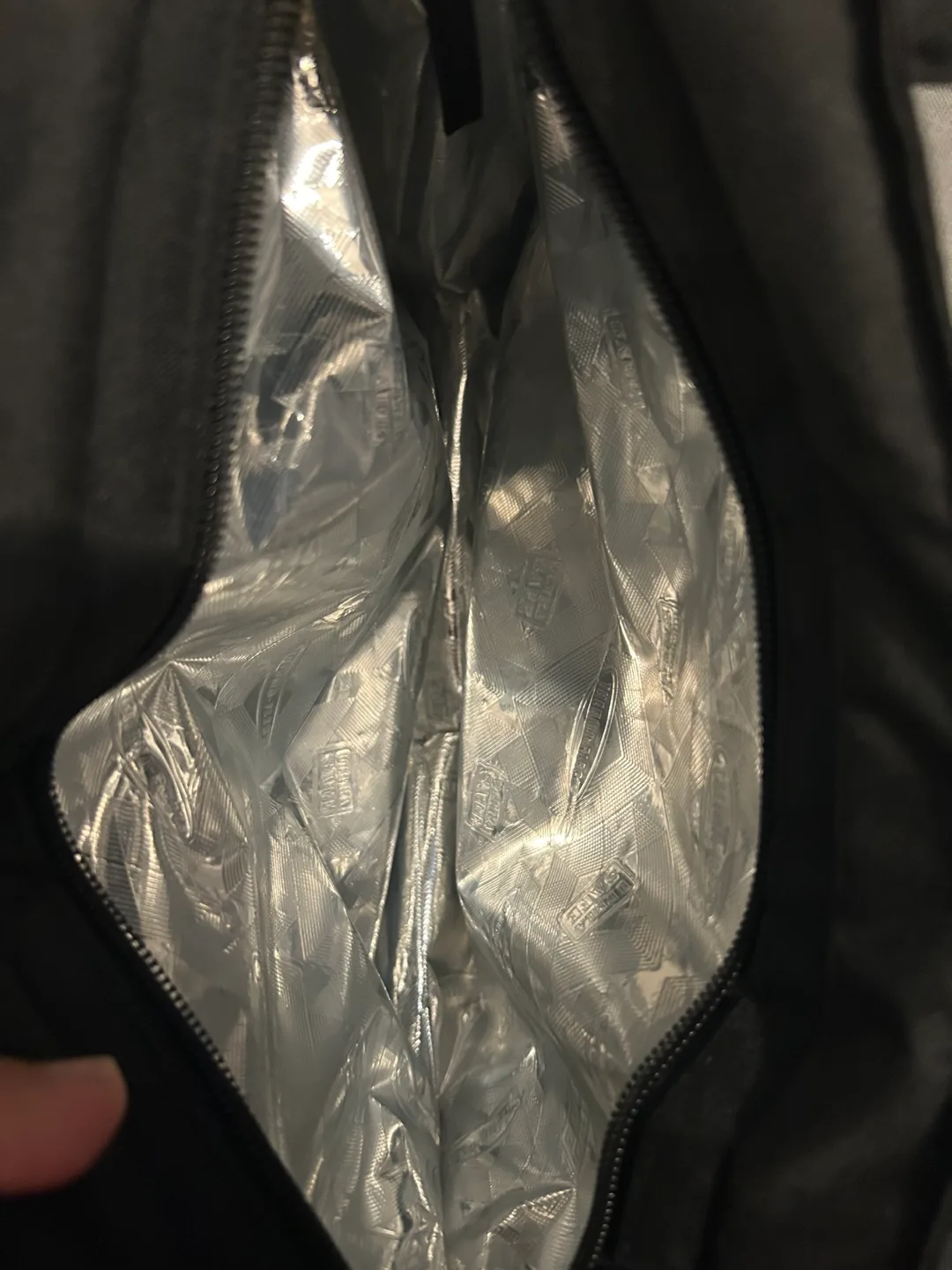 Thirty-One Thermal Zipper Tote lunch bag image indicator(3)