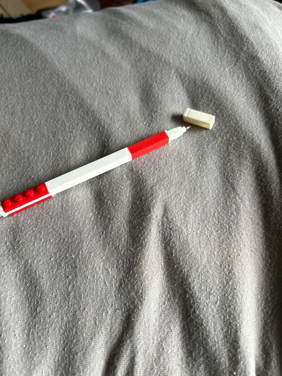 LEGO Gel Pen - Red & White image indicator(3)