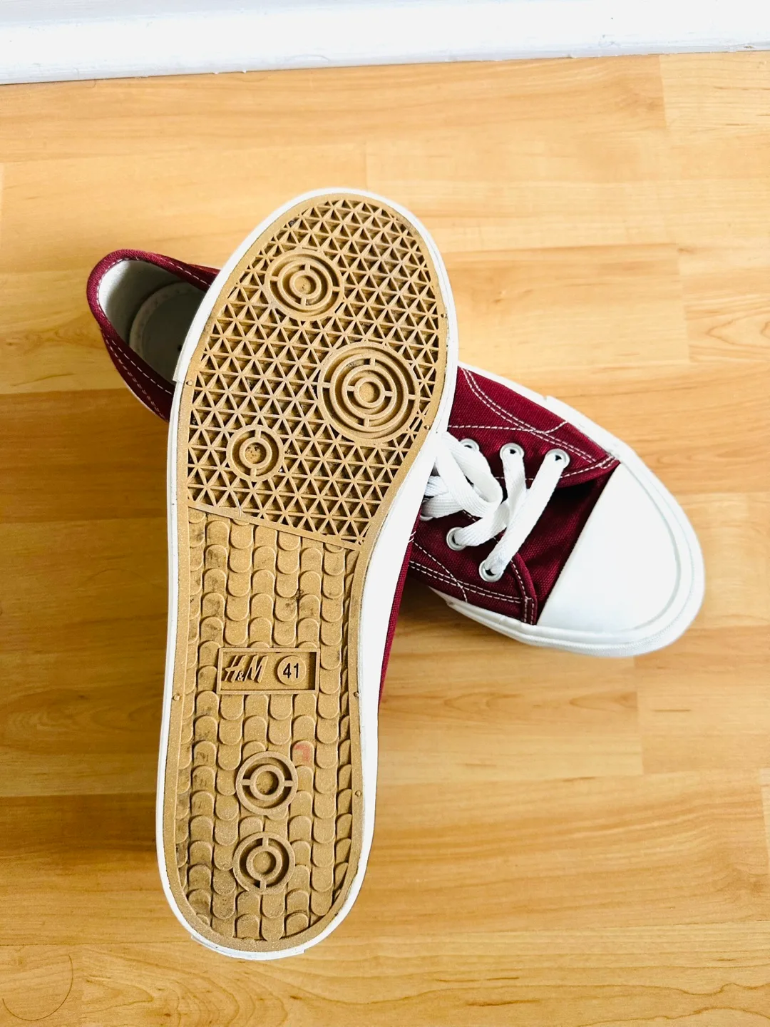 H&M Essentials Canvas Sneakers - Size 41 image indicator(6)