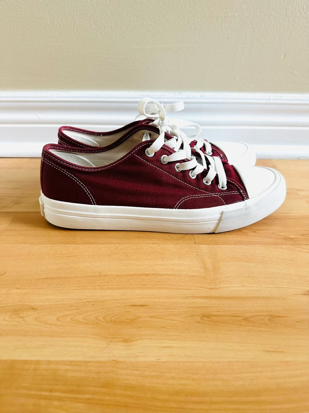 H&M Essentials Canvas Sneakers - Size 41 image indicator(10)