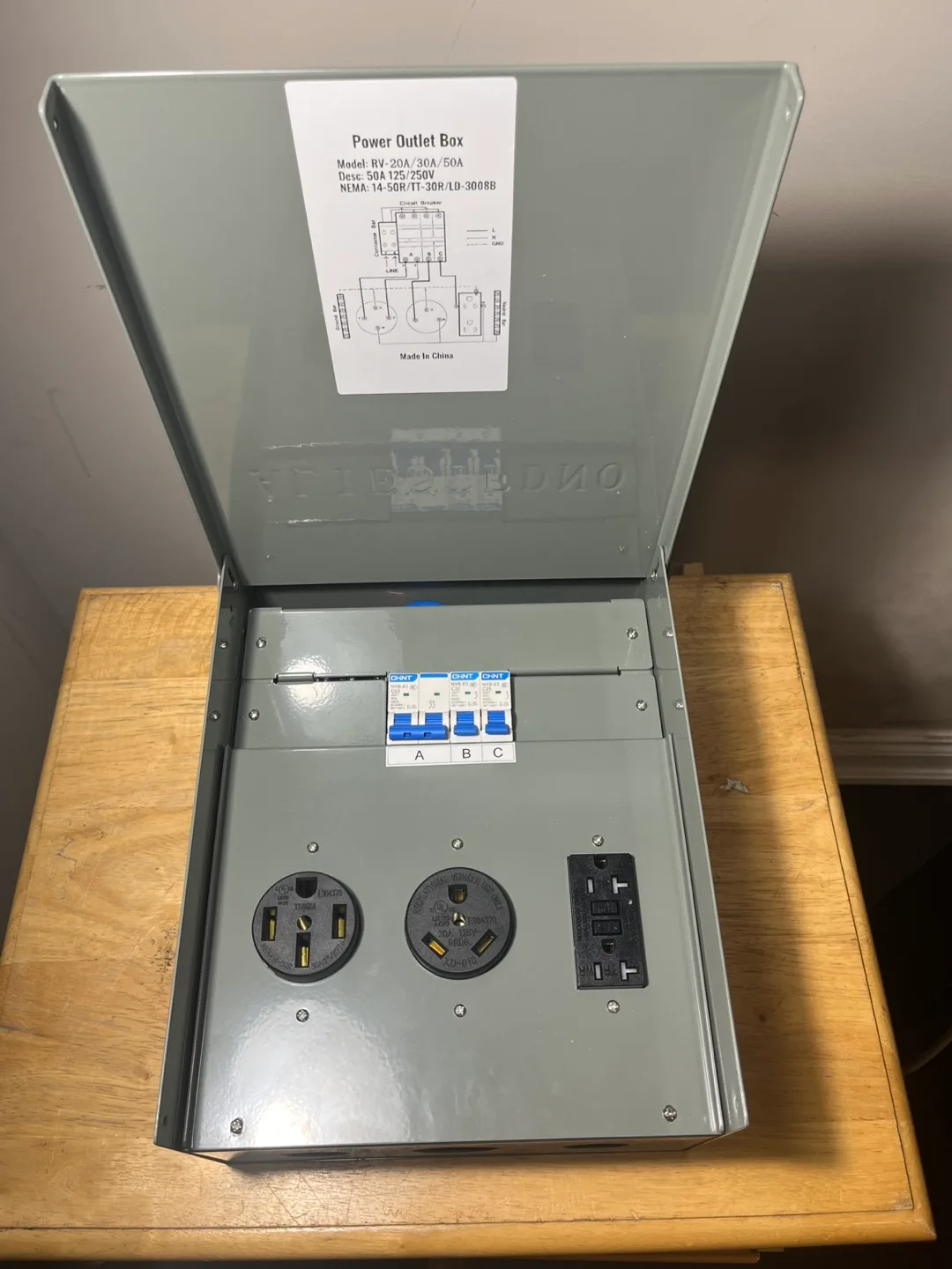 RV-20A/30A/50A Power Outlet Box thumbnail