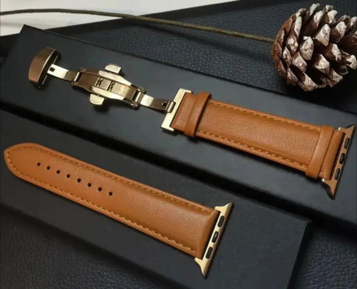 Apple Watch Band - Brown Leather, Gold Clasp image indicator(8)