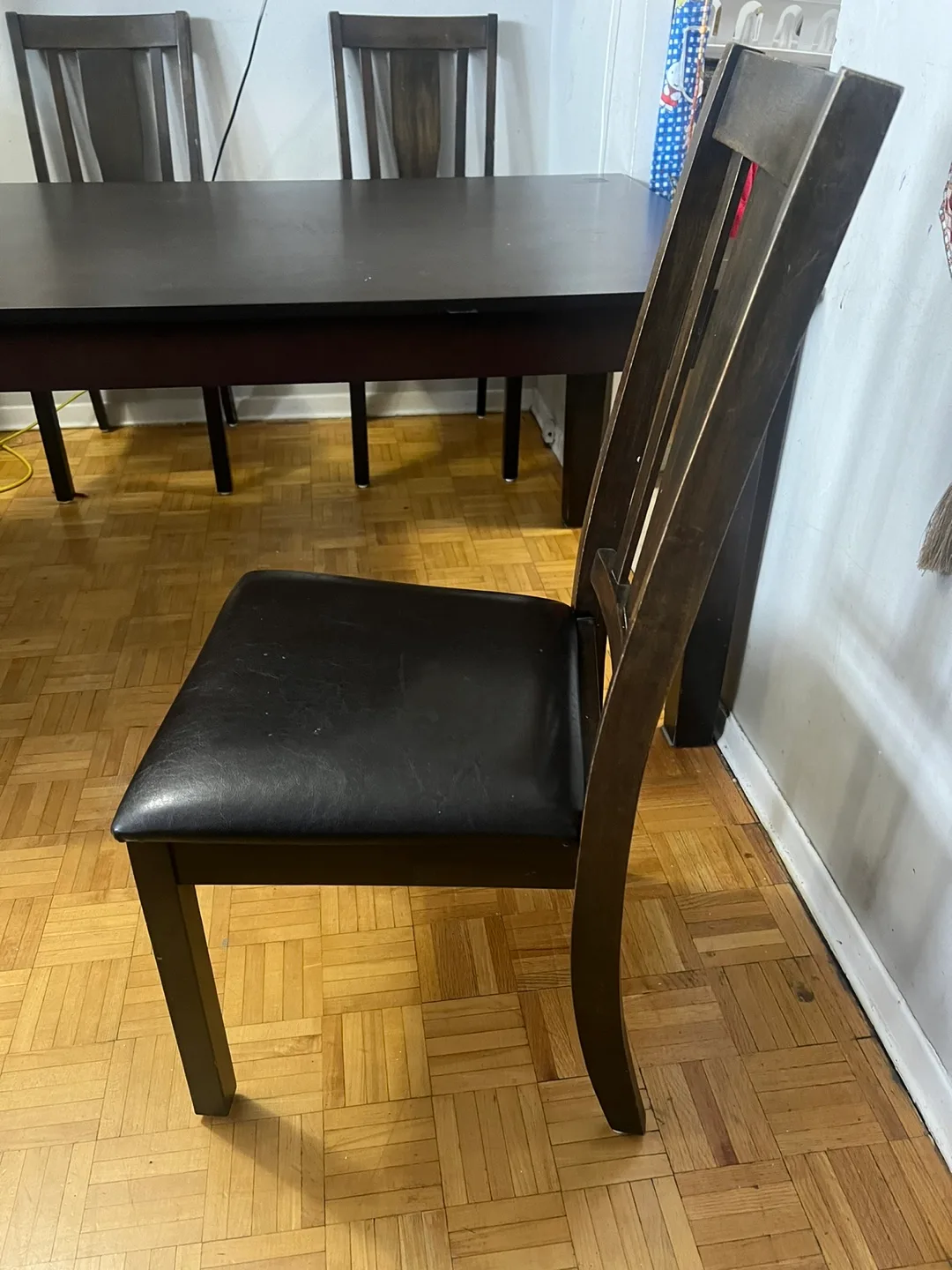 Dining Table and Chairs image indicator(4)