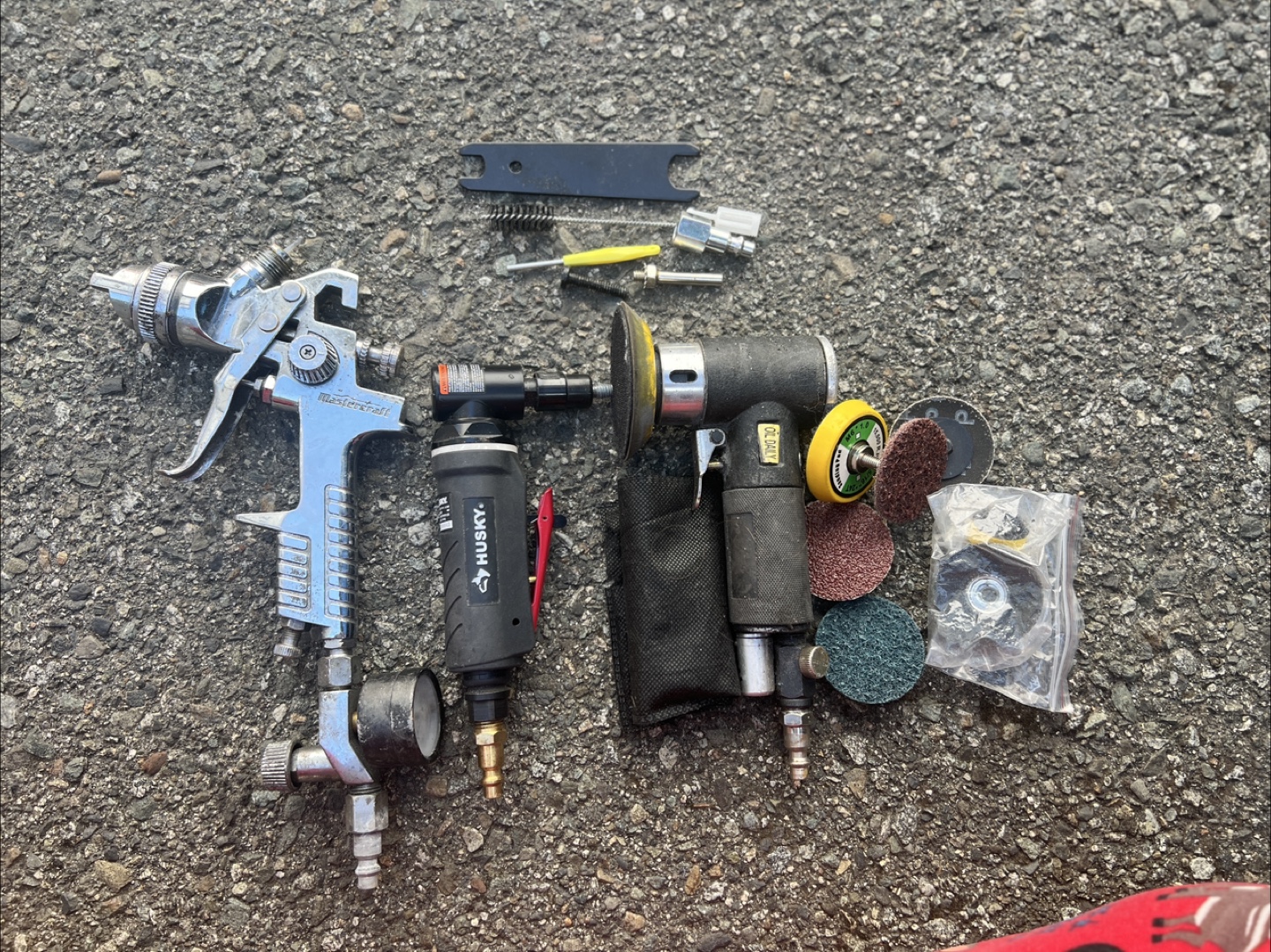 Mastercraft Paint Spray Gun & Husky Air Tools