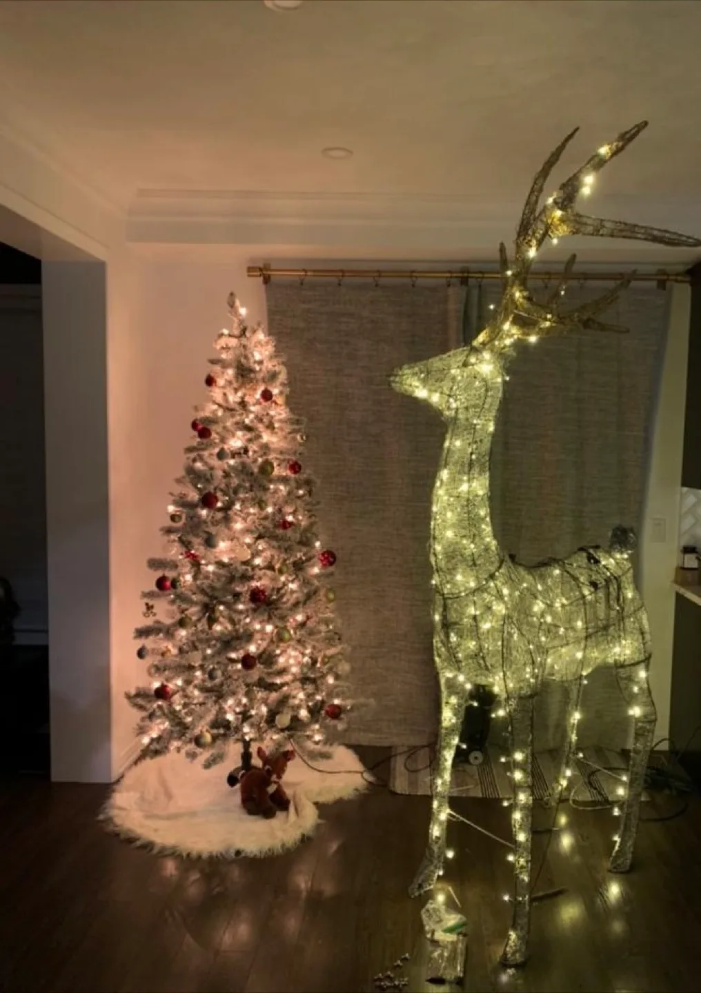 Lot of Large Assembled Christmas Decor thumbnail