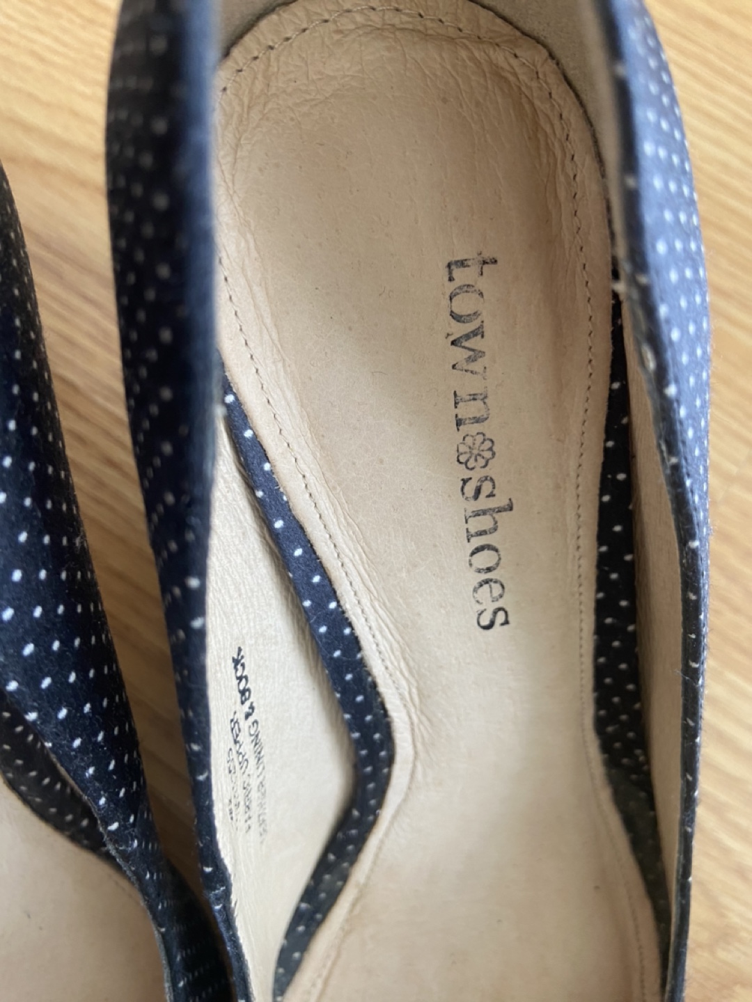 Town Shoes Polka Dot Heels - Size 5.5 - photo 2