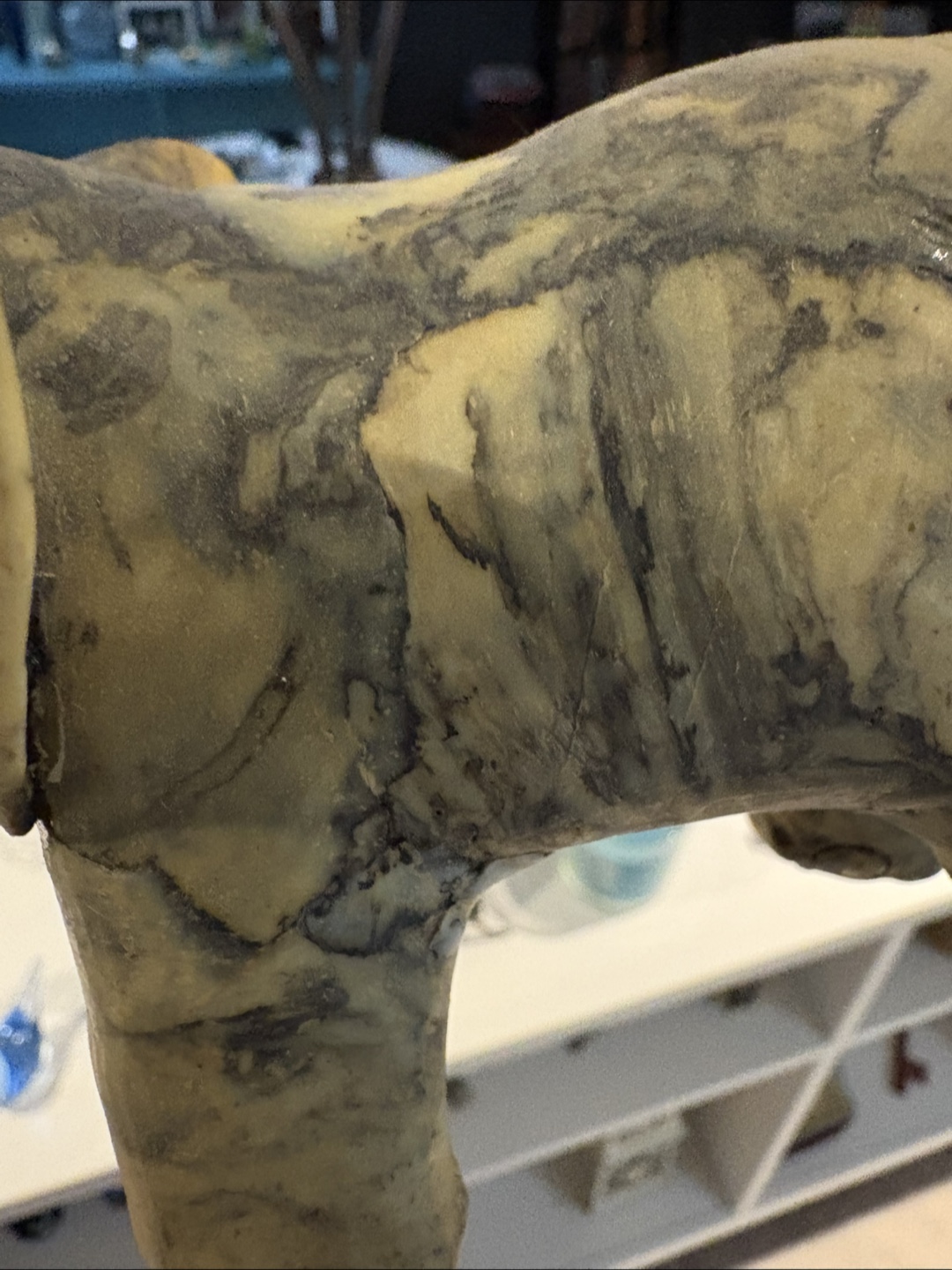 Vintage Elephant Figurine - Resin Carving - photo 4