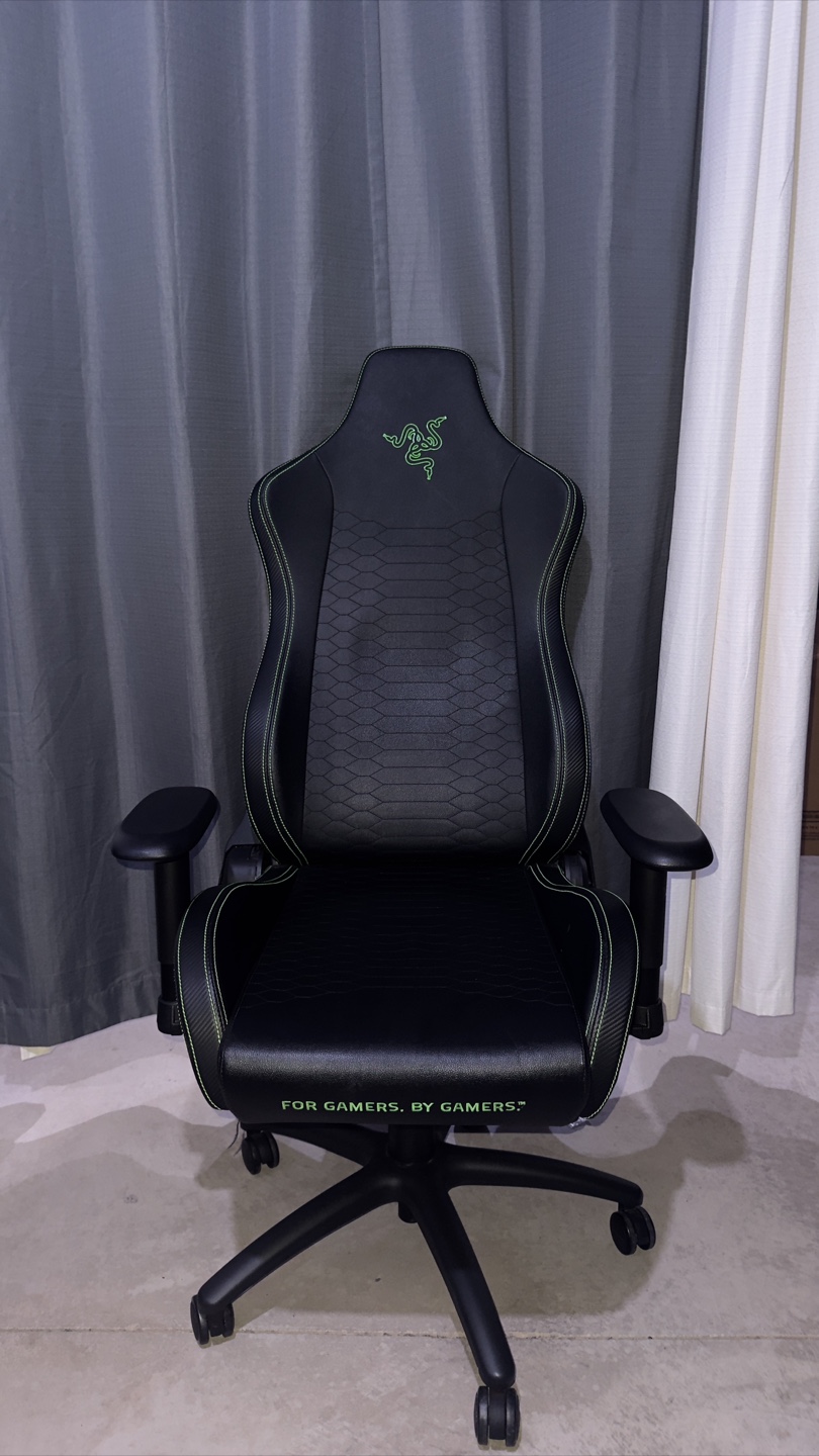 Razer Iskur Gaming Chair - Black & Green
