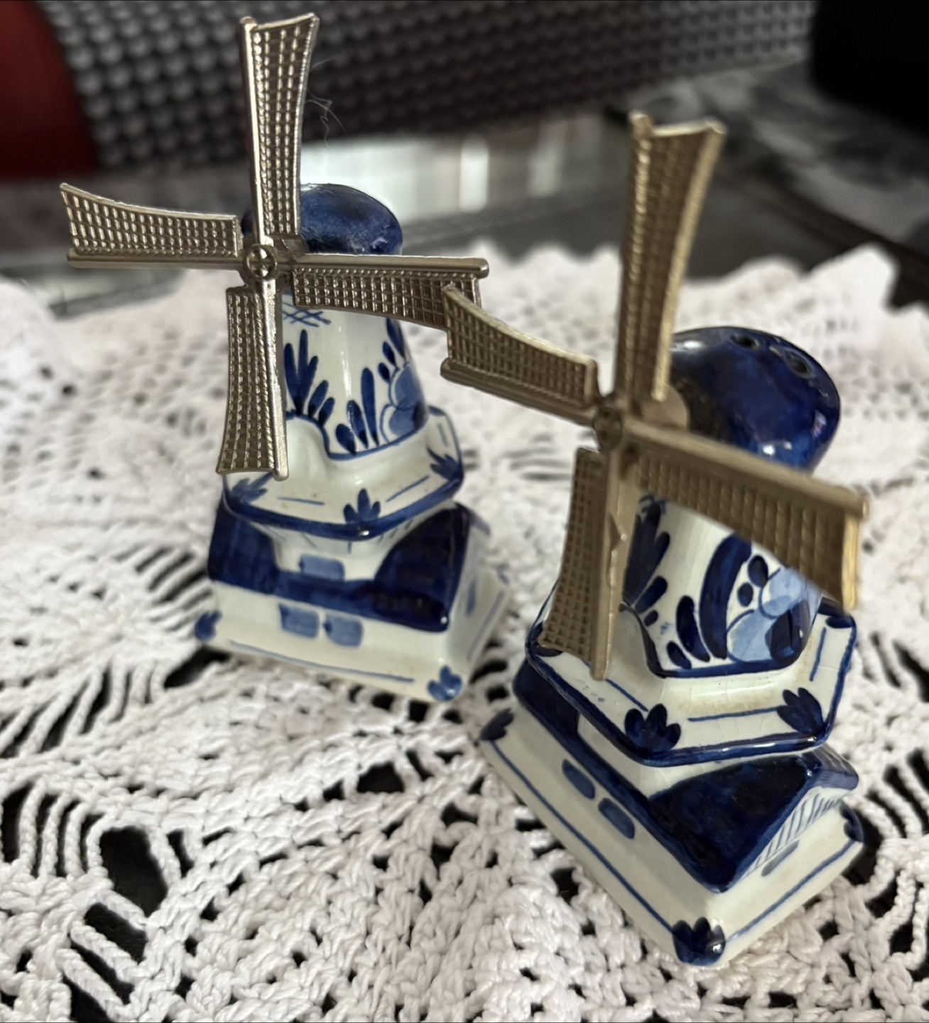 Vintage Delfts Holland Windmill Salt & Pepper Shakers - photo 2