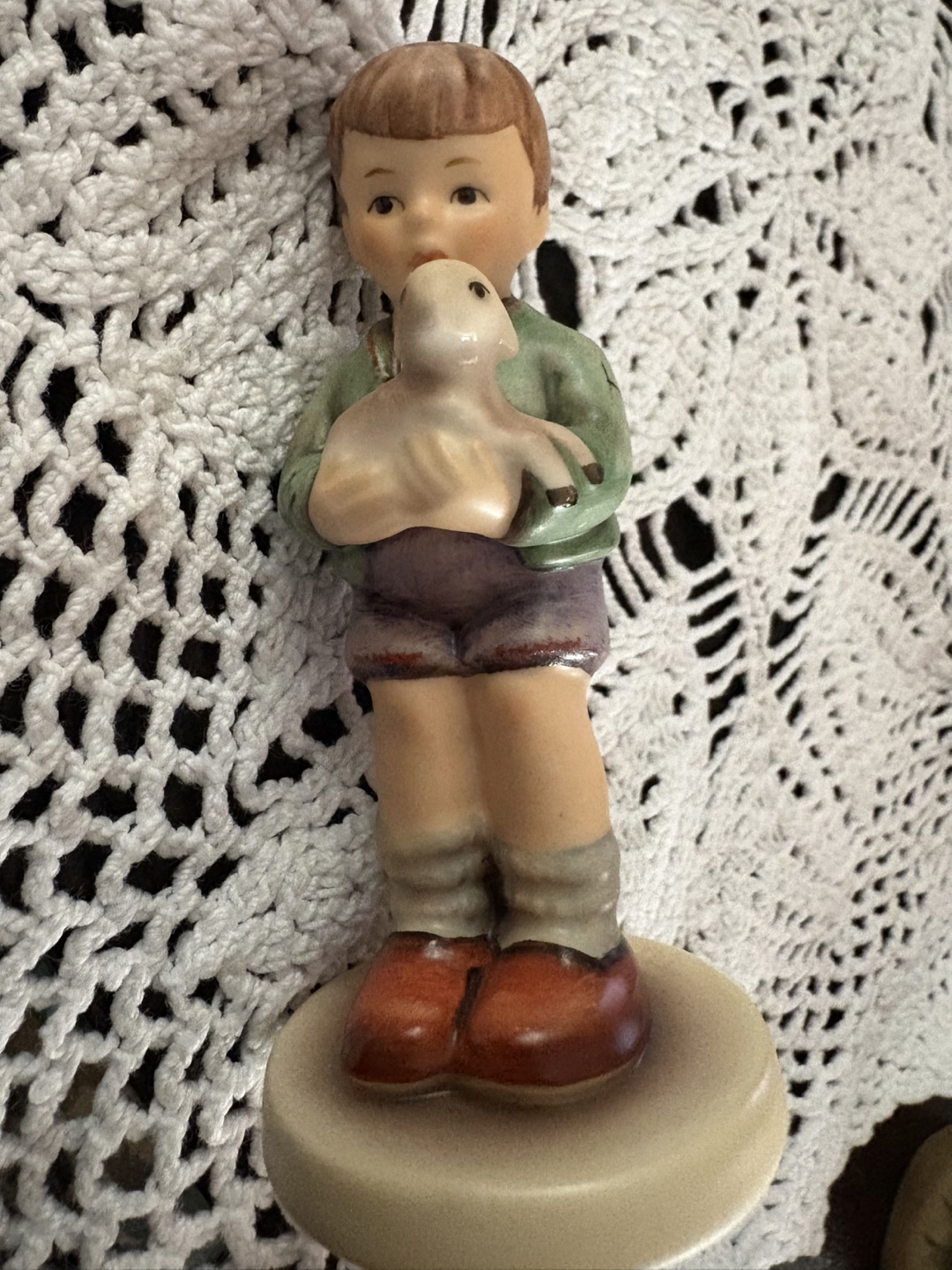 Vintage Goebel Hummel Figurine - Boy With Lamb - photo 4