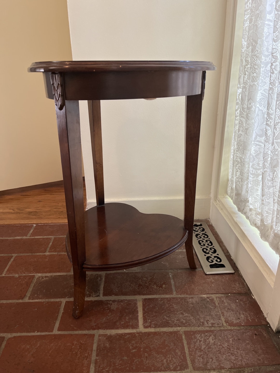 Moving Sale!!!  Vintage Heart Shaped Accent Table - photo 2