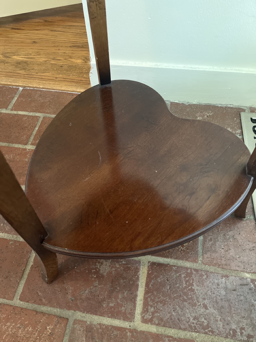 Moving Sale!!!  Vintage Heart Shaped Accent Table - photo 4