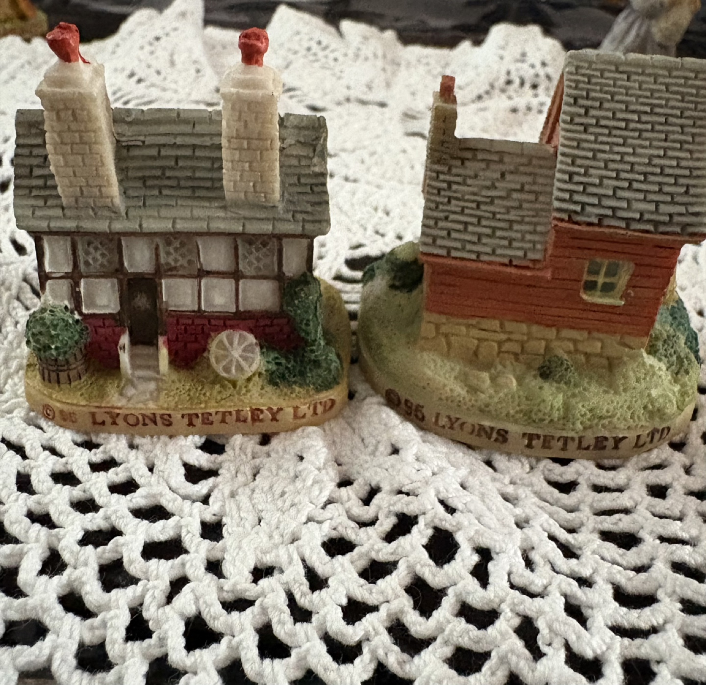 Vintage Lyons Tetley Miniature Houses - photo 3