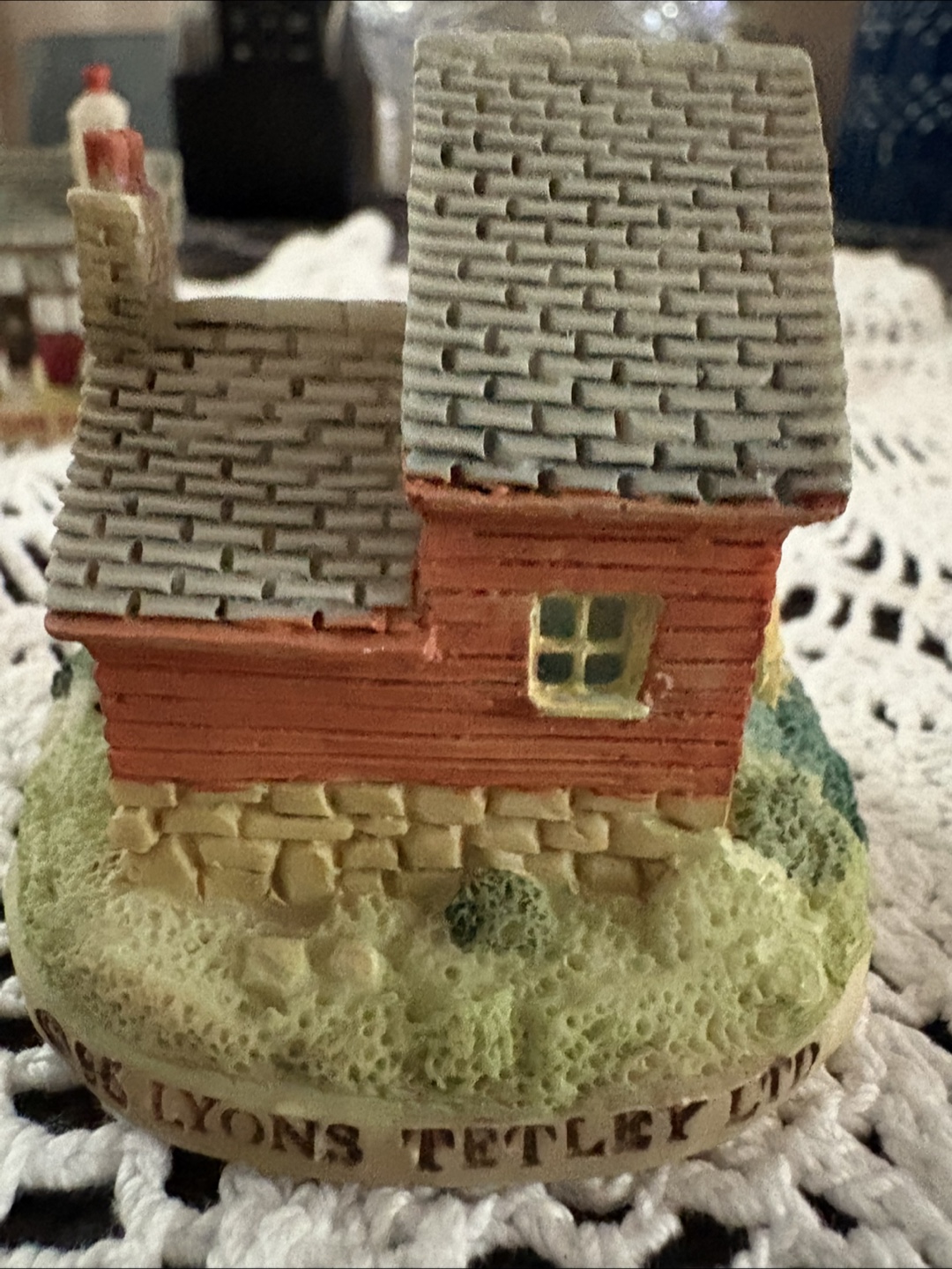 Vintage Lyons Tetley Miniature Houses - photo 5