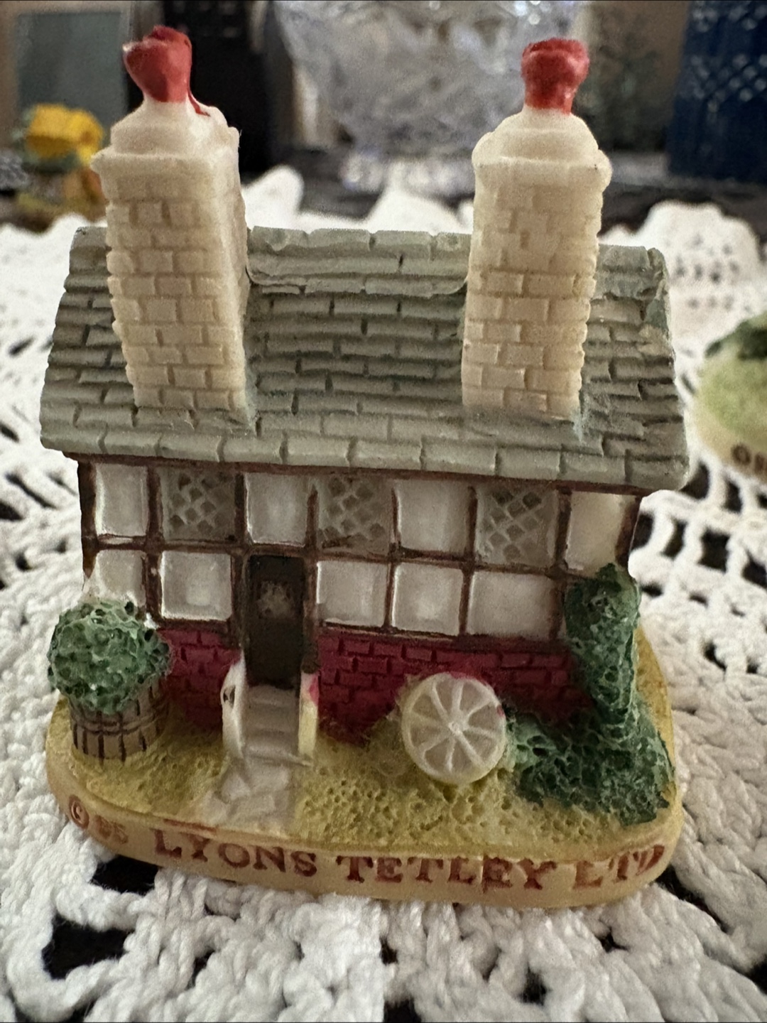 Vintage Lyons Tetley Miniature Houses - photo 4