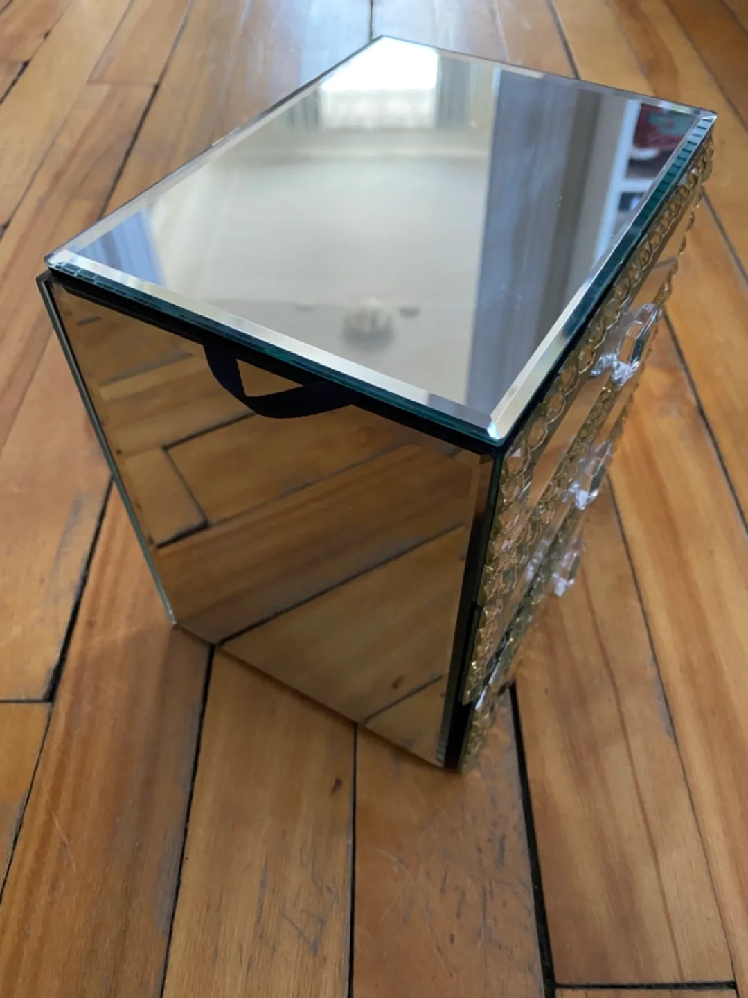 Mirrored Jewellery Box with 3 Drawers image indicator(5)