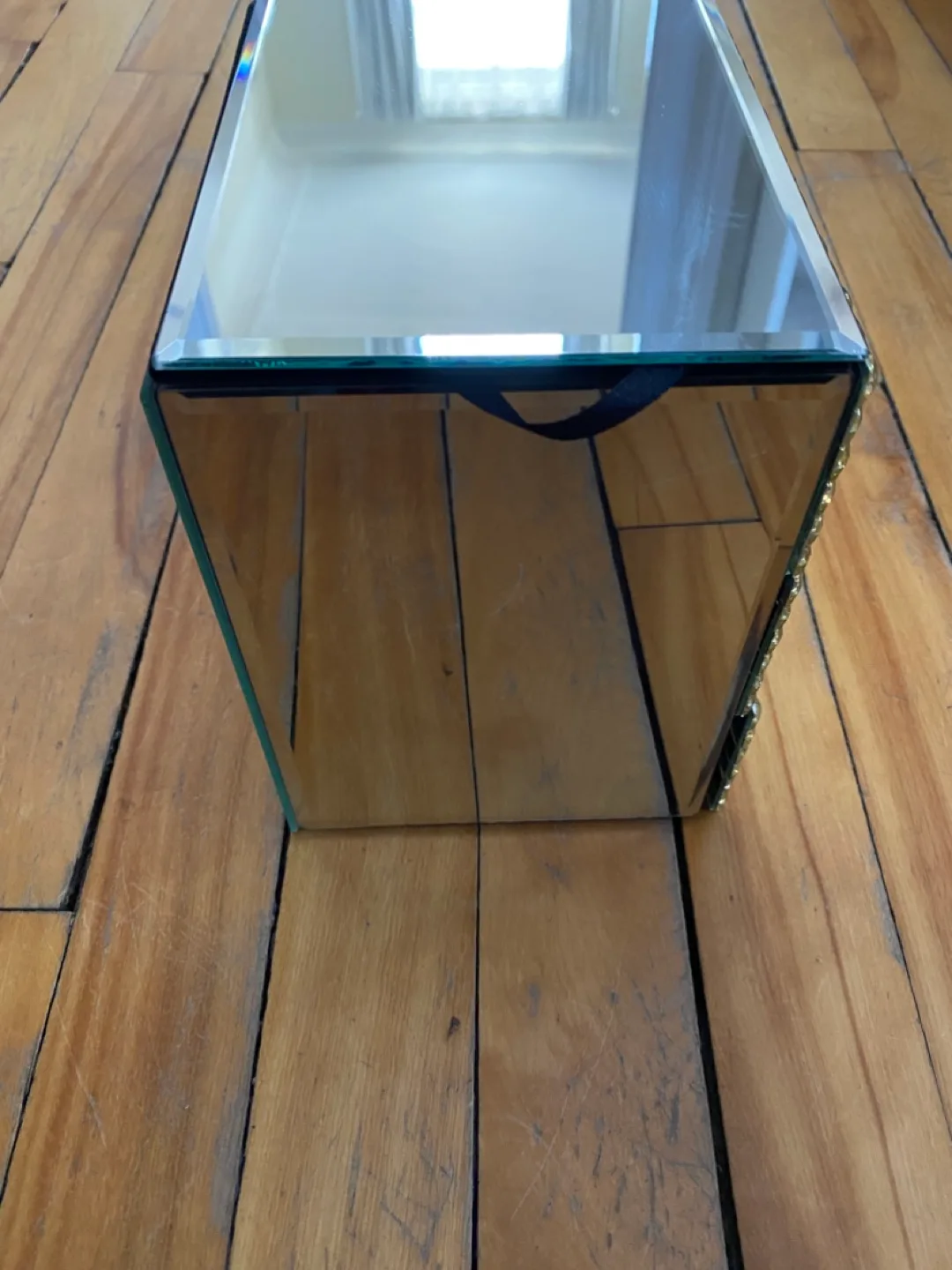 Mirrored Jewellery Box with 3 Drawers image indicator(7)