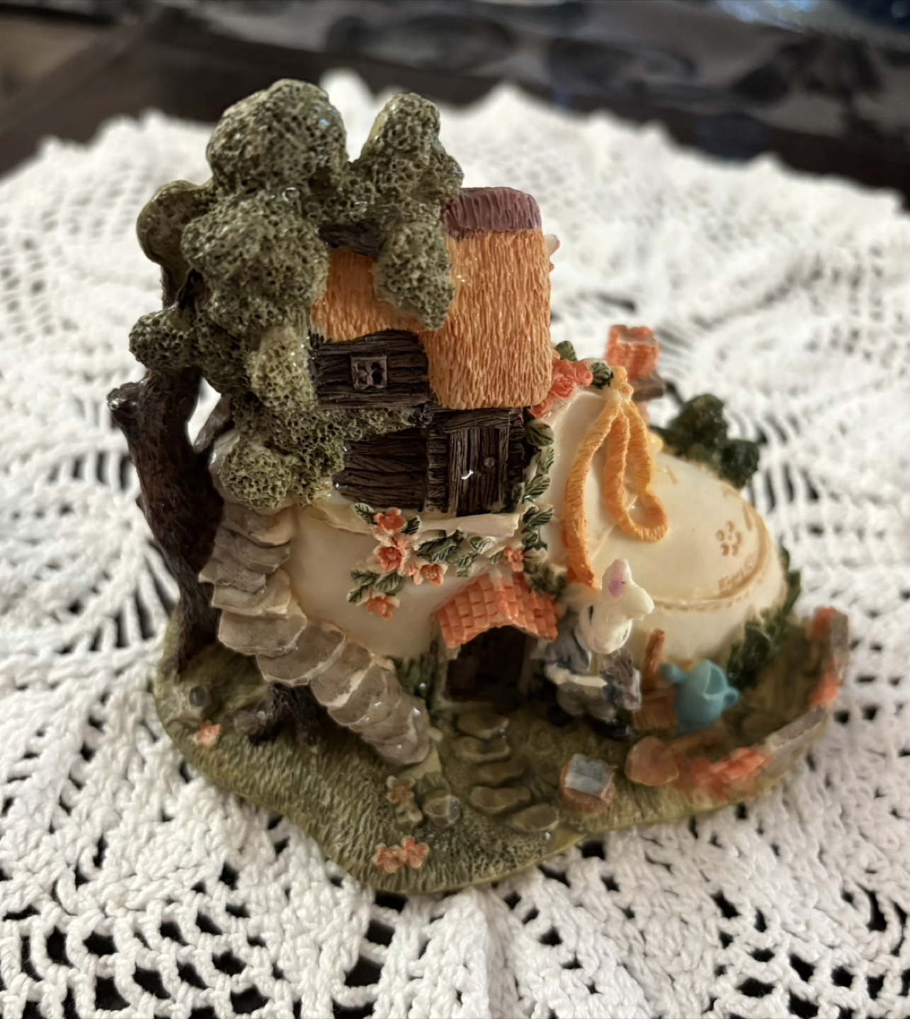 Vintage 1993 Bunny House Figurine