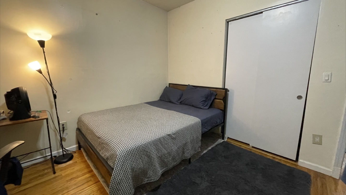 Queen Size Bed with Bed frame - photo 4