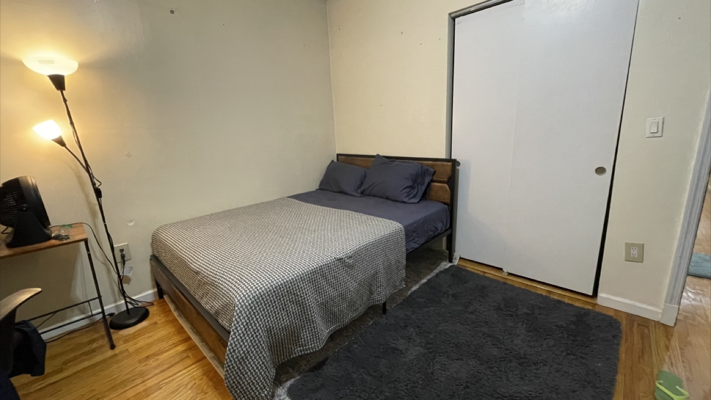 Queen Size Bed with Bed frame - photo 2