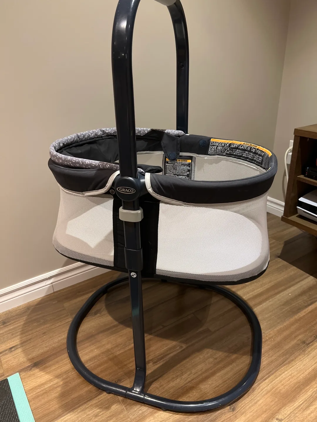 Adjustable Graco Pack n play bassinet