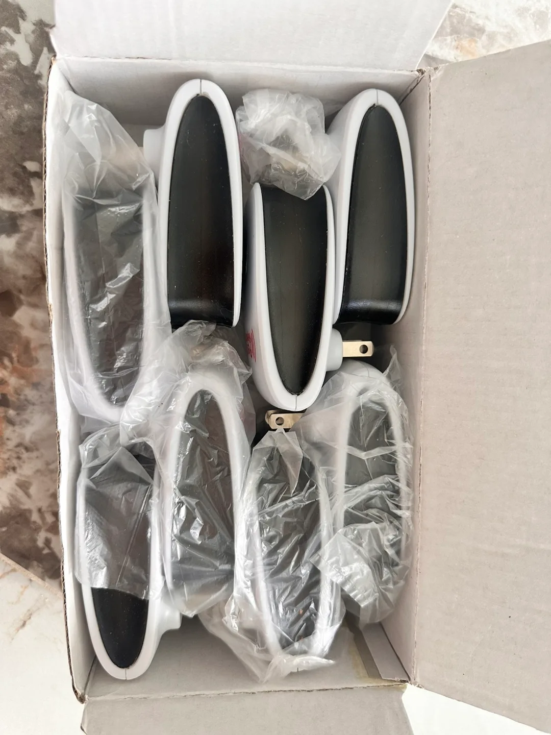 Ultrasonic Pest Repeller - 8 Pack - New image indicator(2)