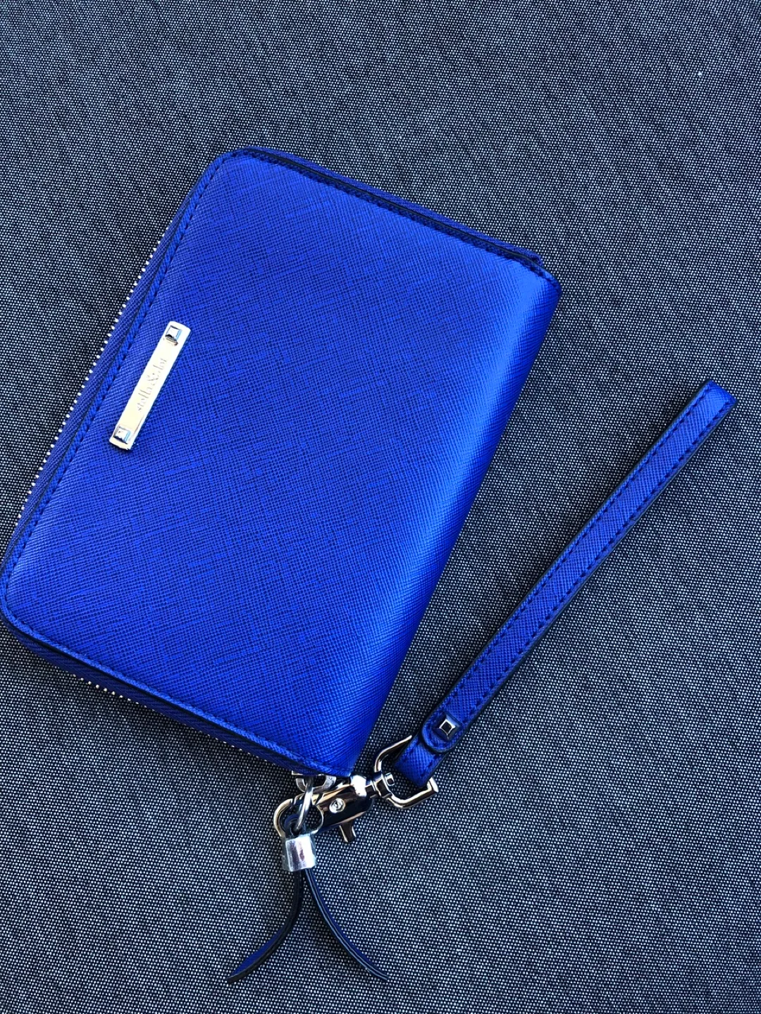 NWOT Stella & Dot Blue Wristlet Wallet image indicator(2)