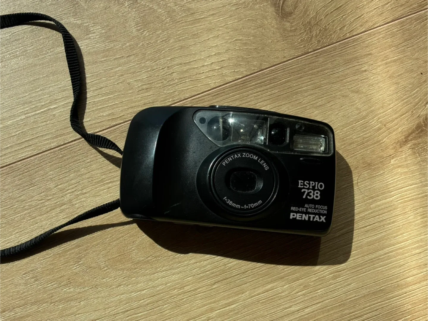 Pentax Espio 738 Film Camera thumbnail