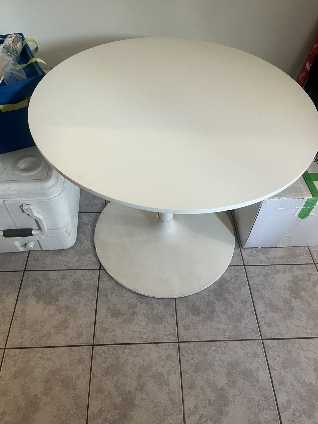 Tulip Dining Table