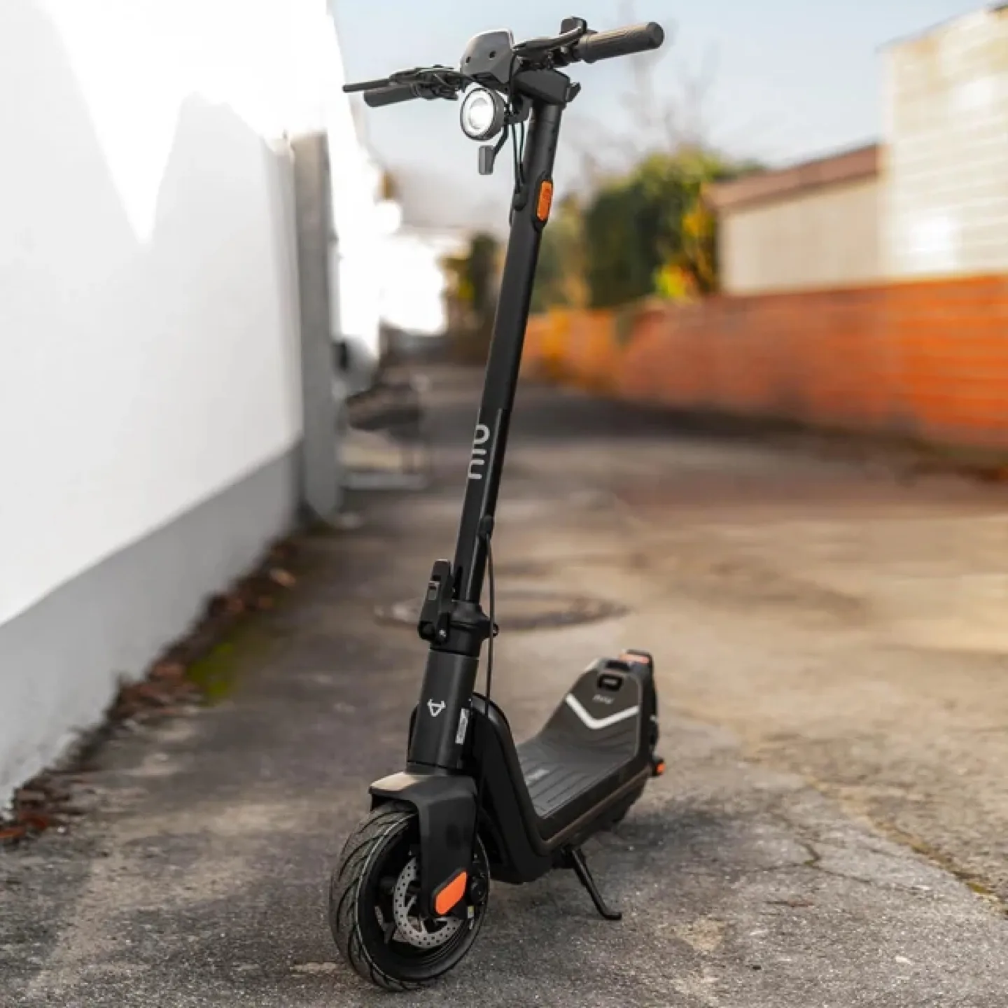 Niu KQI3 pro Electric Scooter thumbnail
