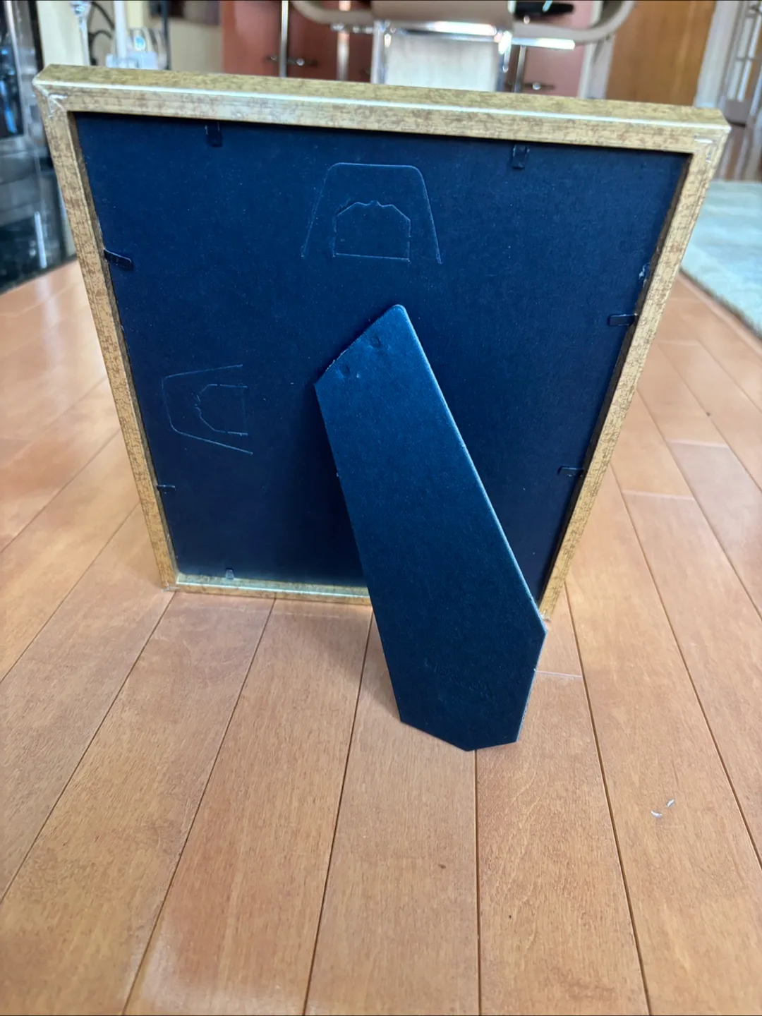 Gold speckled Picture Frame image indicator(4)