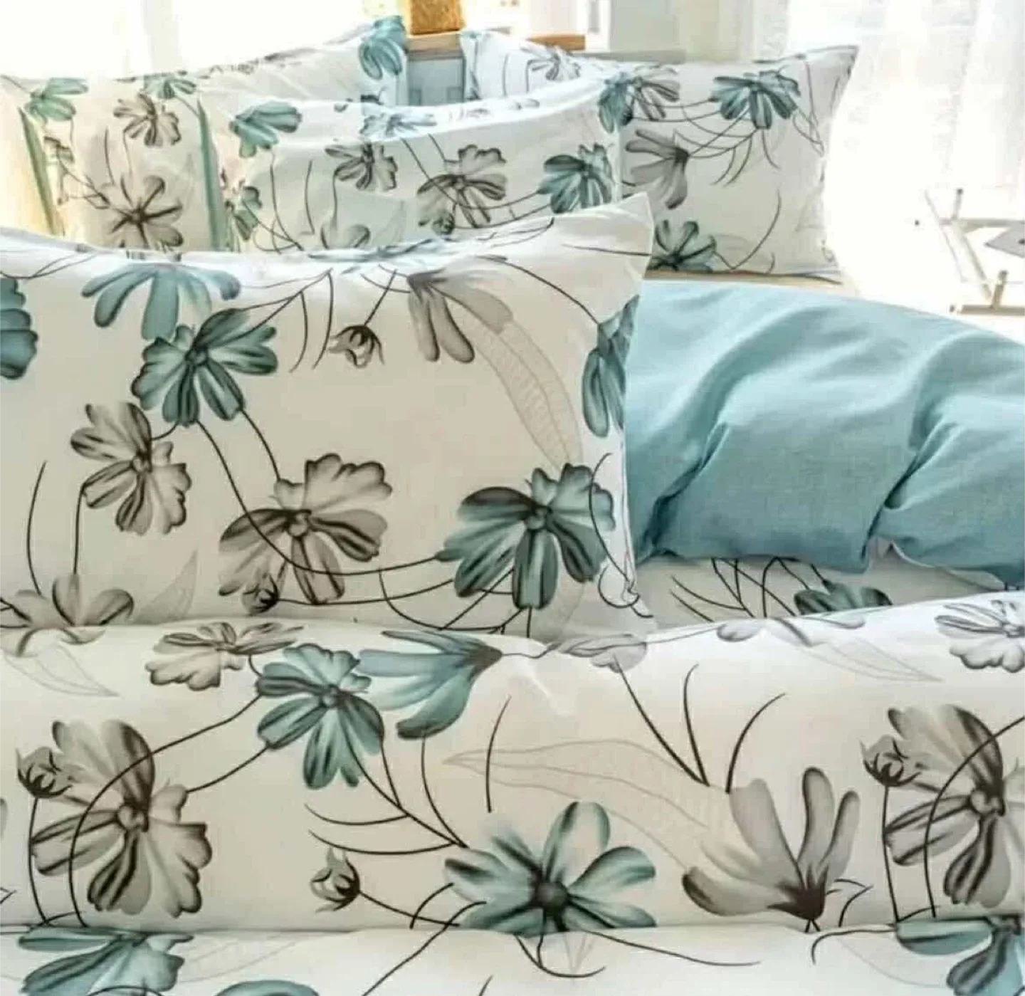 (Various designs) Queen size duvet cover sets image indicator(10)