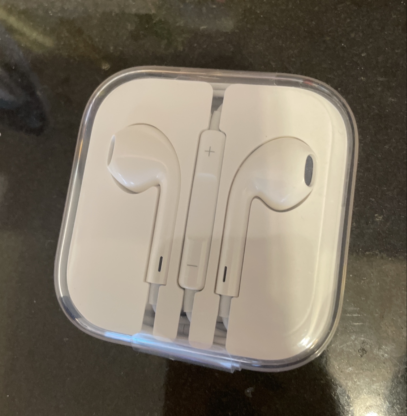 New Apple EarPods with 3.5mm Plug