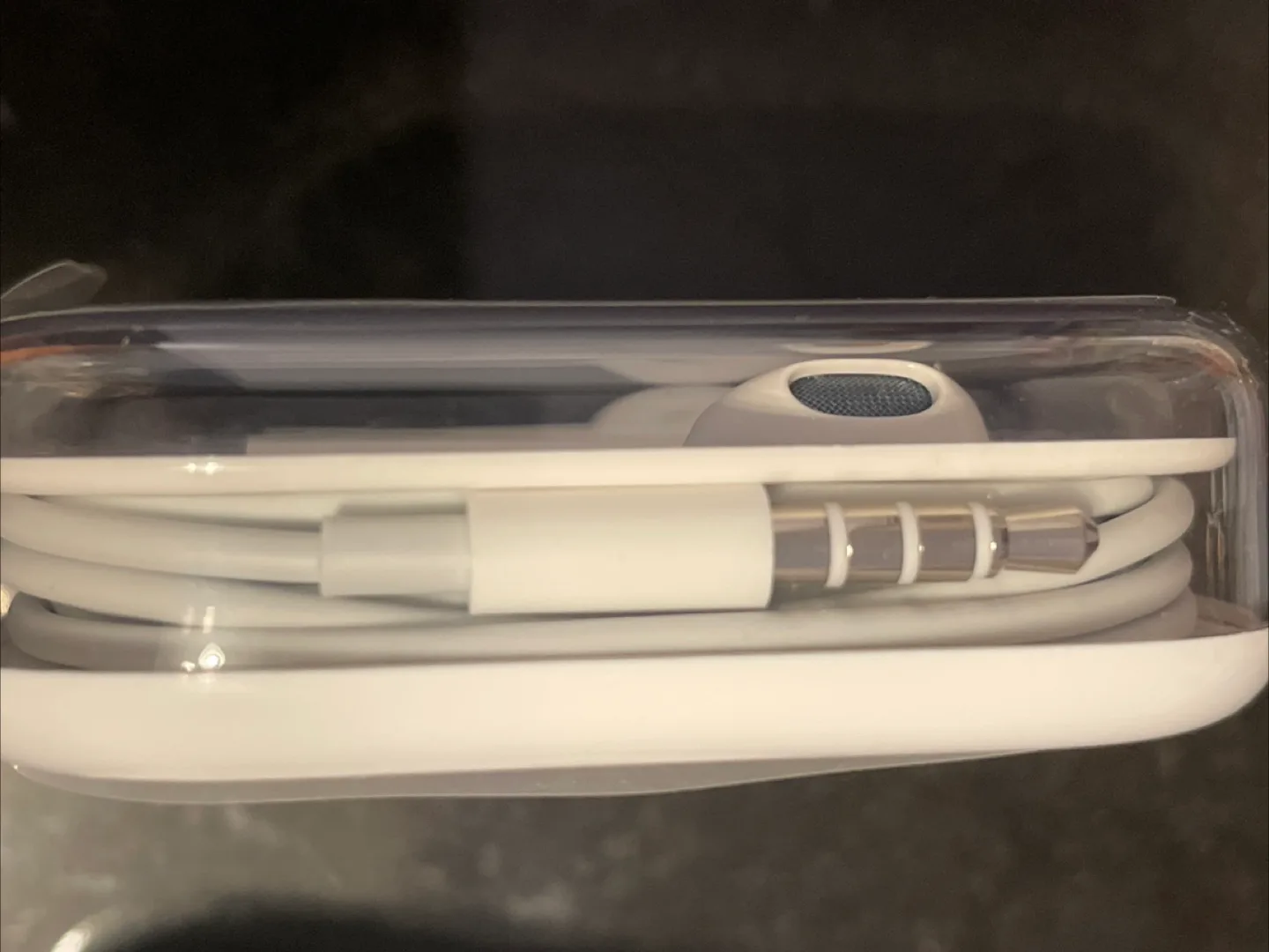 New Apple EarPods with 3.5mm Plug image indicator(2)