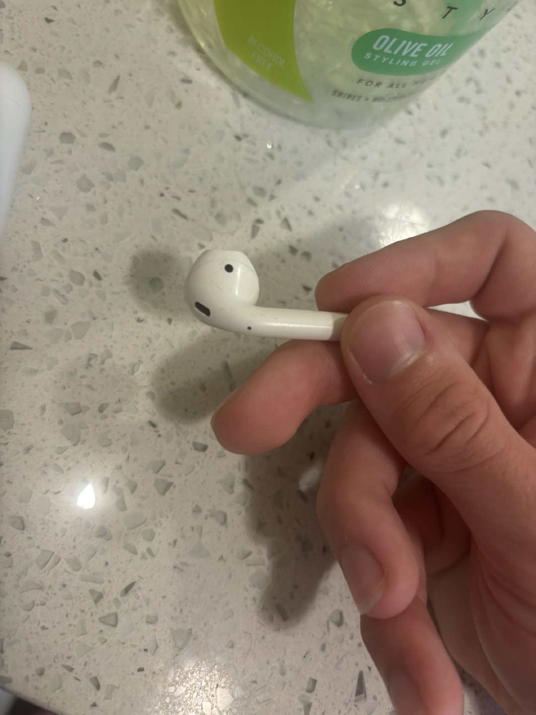AirPods 2nd Generation - photo 4
